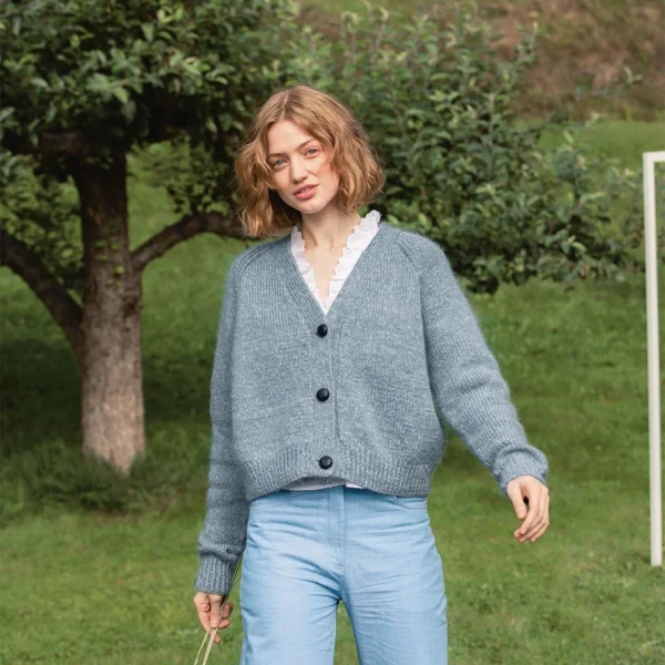 T17-21 Noomi jakkapeysa