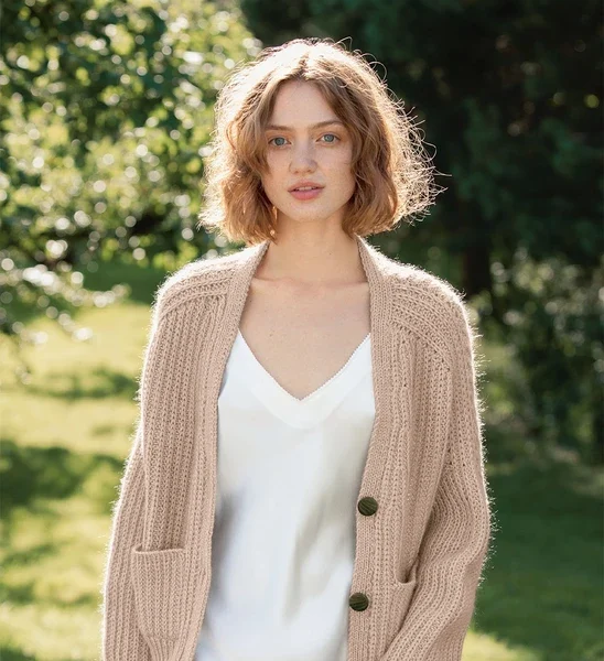 T17-13 Hennie jakkapeysa