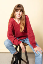 1932 VILMA rauð v hálspeysa með organic á dönsku