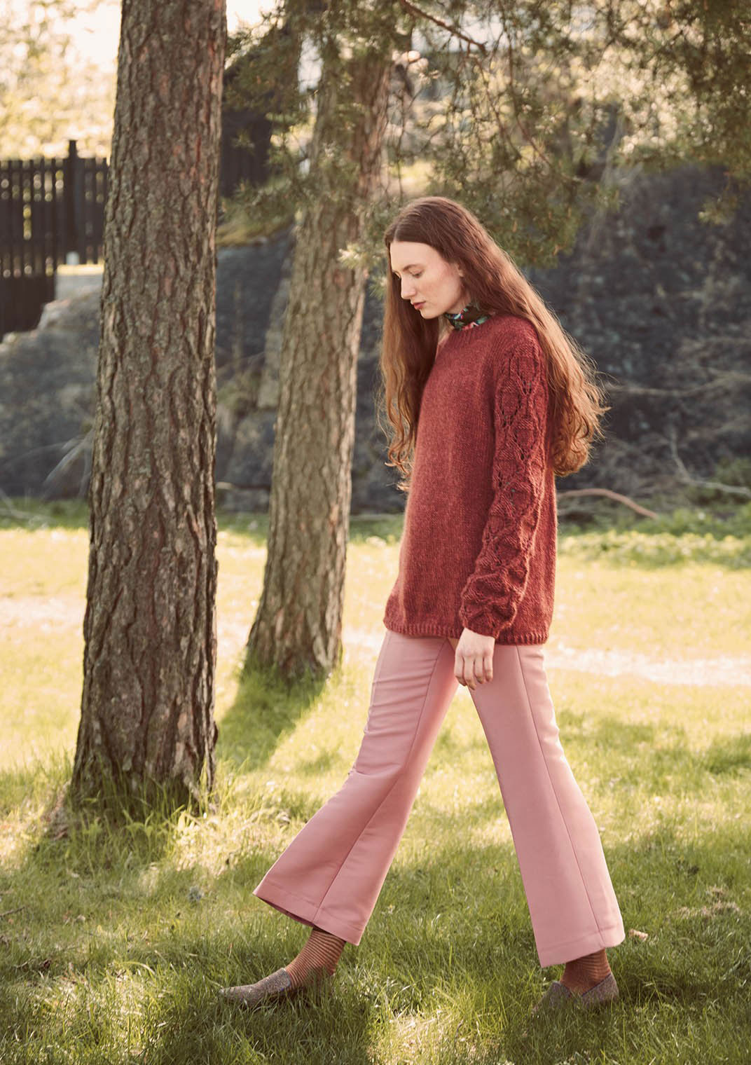 Romantisk-peysa-1.jpg Rómantísk peysa - Image 1