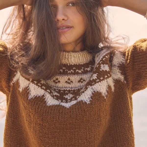 T17-20 Guro KVK peysa með munsturbekk