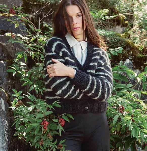 Empla hneppt peysa m röndum-T13-9