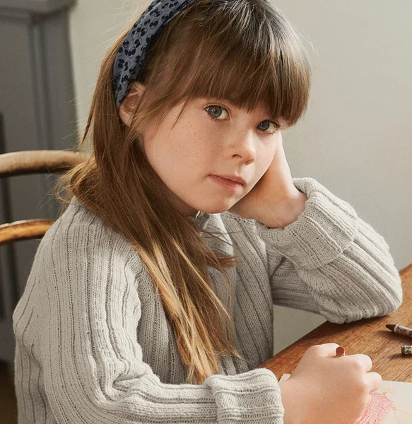 T14-23 Brugðin peysa