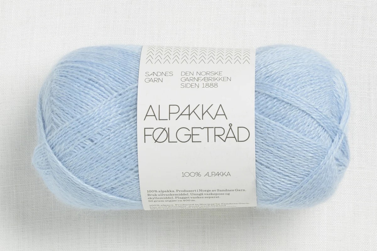536d3298de3e57a78e821ad01af59318_800x (1).jpg Alpakka Følgetråd 6012 ljósblár - Image 1